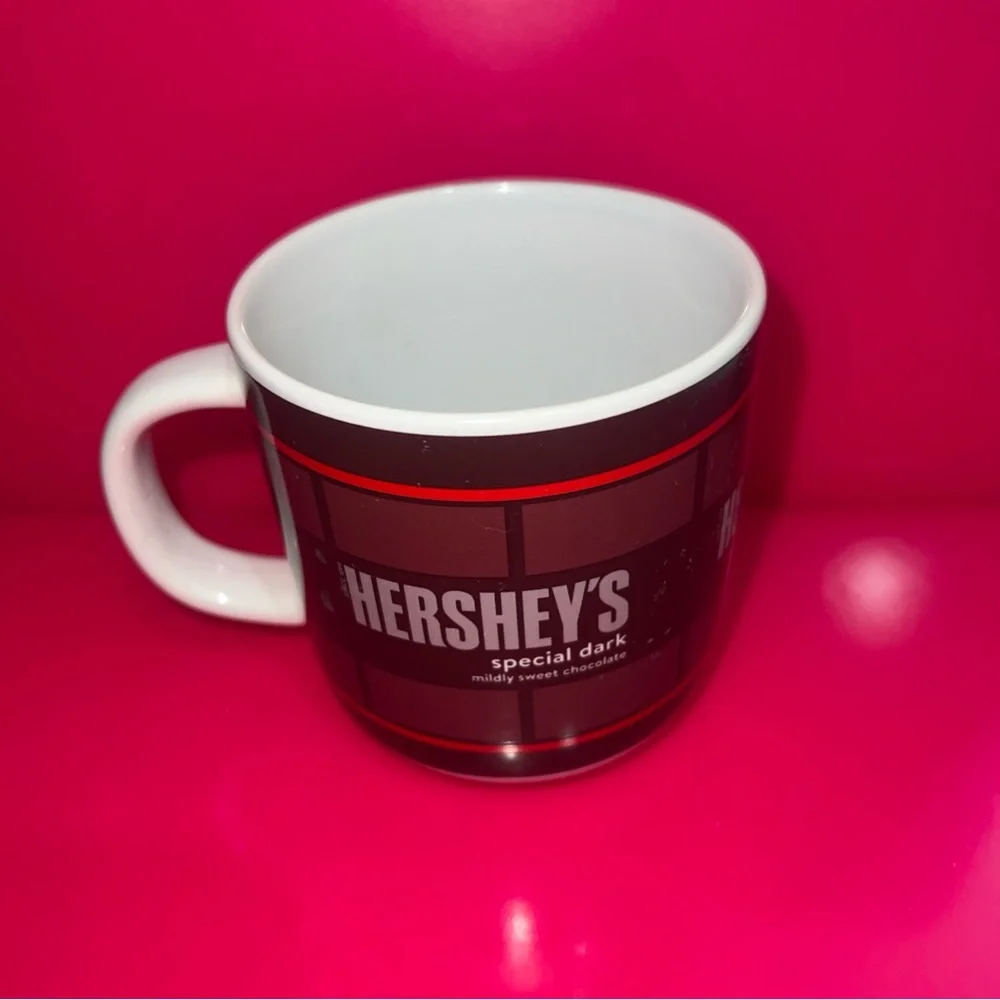 Hershey's Special Dark Coffee Cup 11 ounces